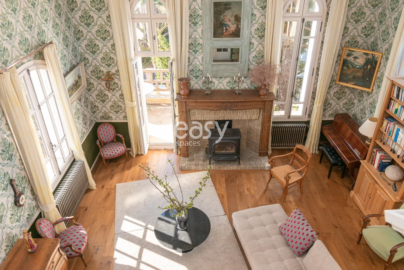 Renting an authentic and original venue in its untouched state for a professional photo shoot in Paris, FRANCE